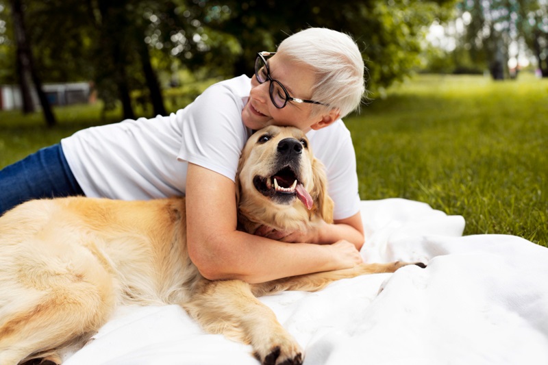 Pets Make the Best Companions for Kids and Seniors